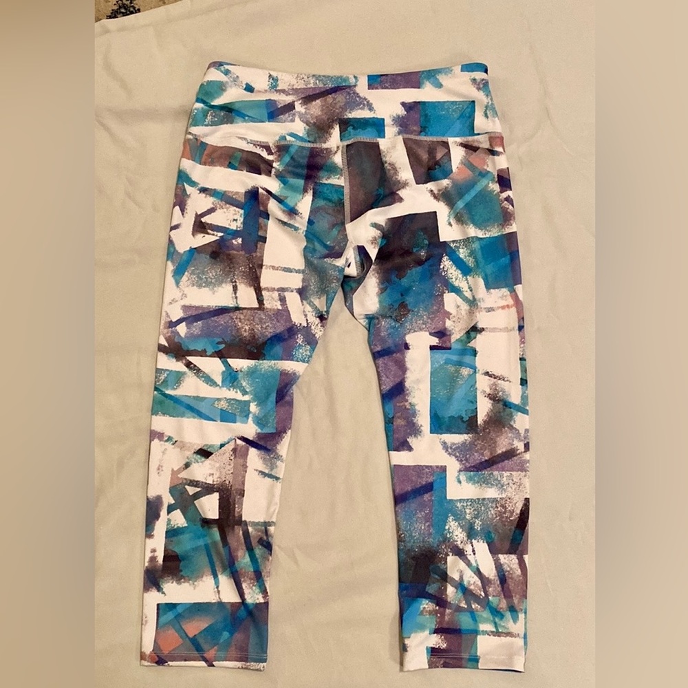 Apana Capri Leggings Size Large